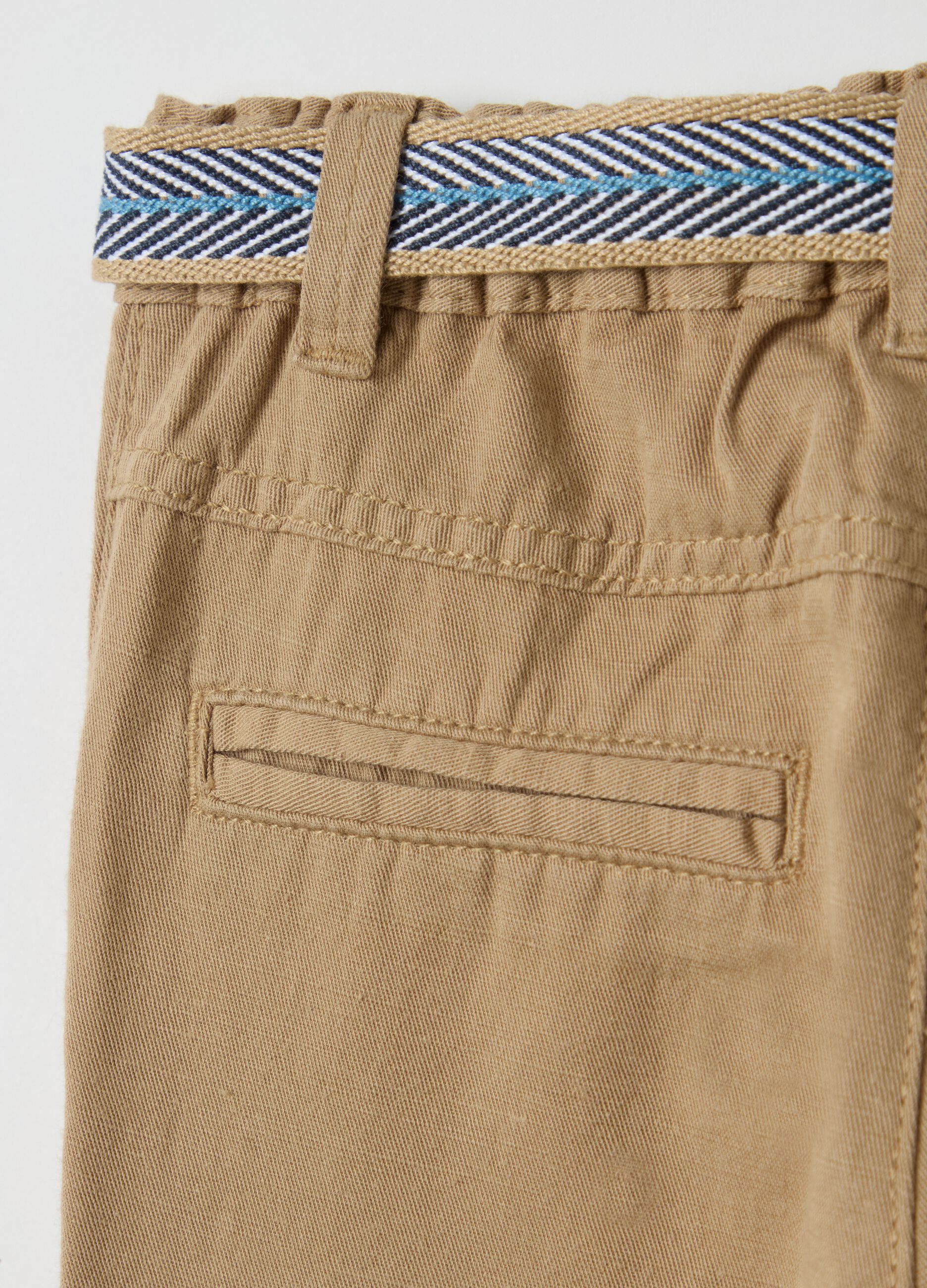 Pantaloni chino con cintura 