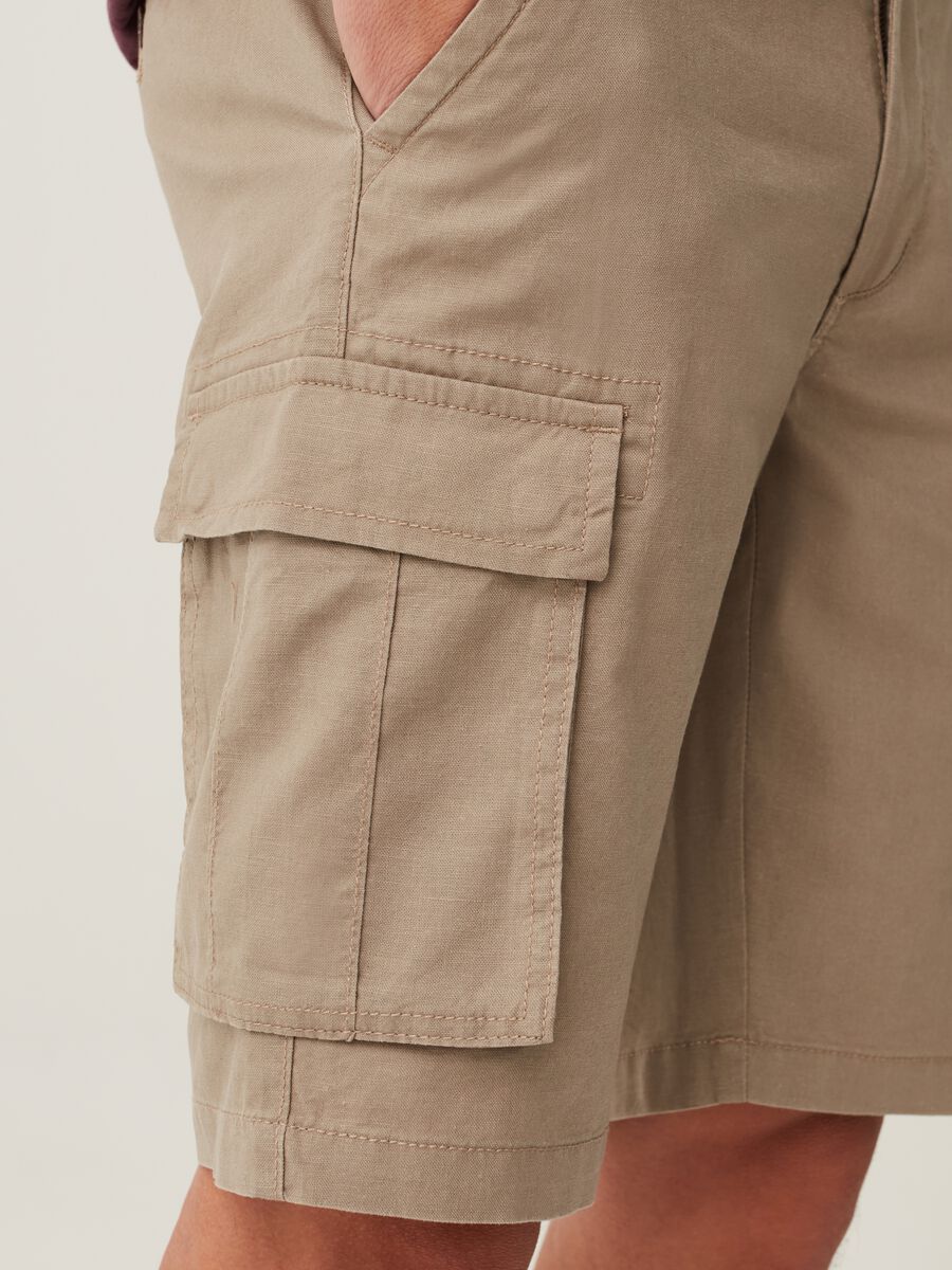 Cargo Bermuda shorts in linen and cotton_3