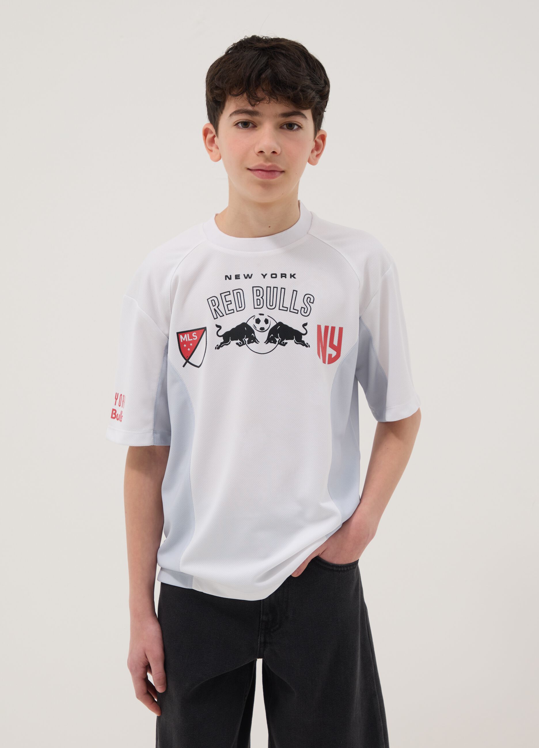 White oversized fit T-shirt with Red Bulls logo