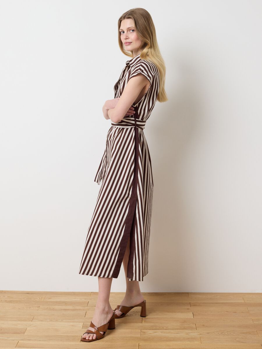 Long shirt dress with brown and white stripes_0