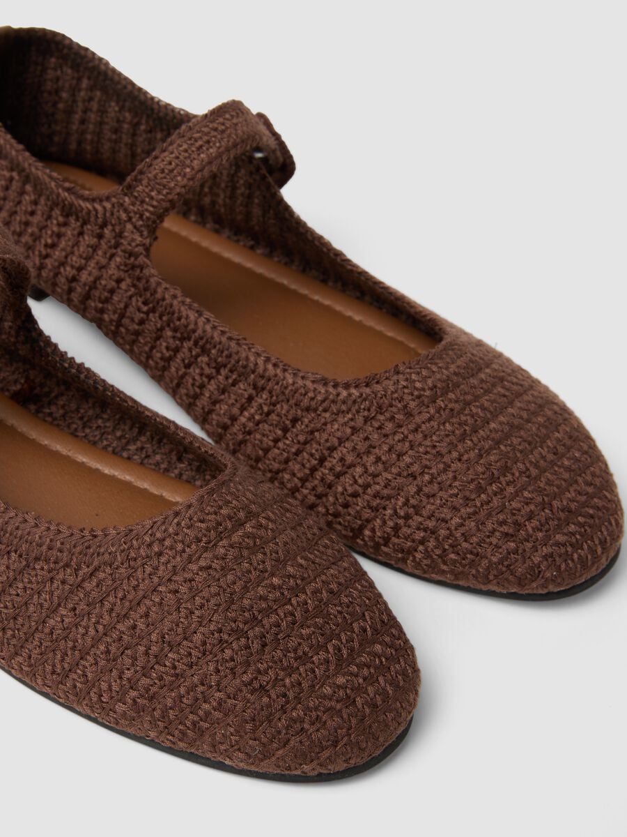 Brown Sandals with Strap_2