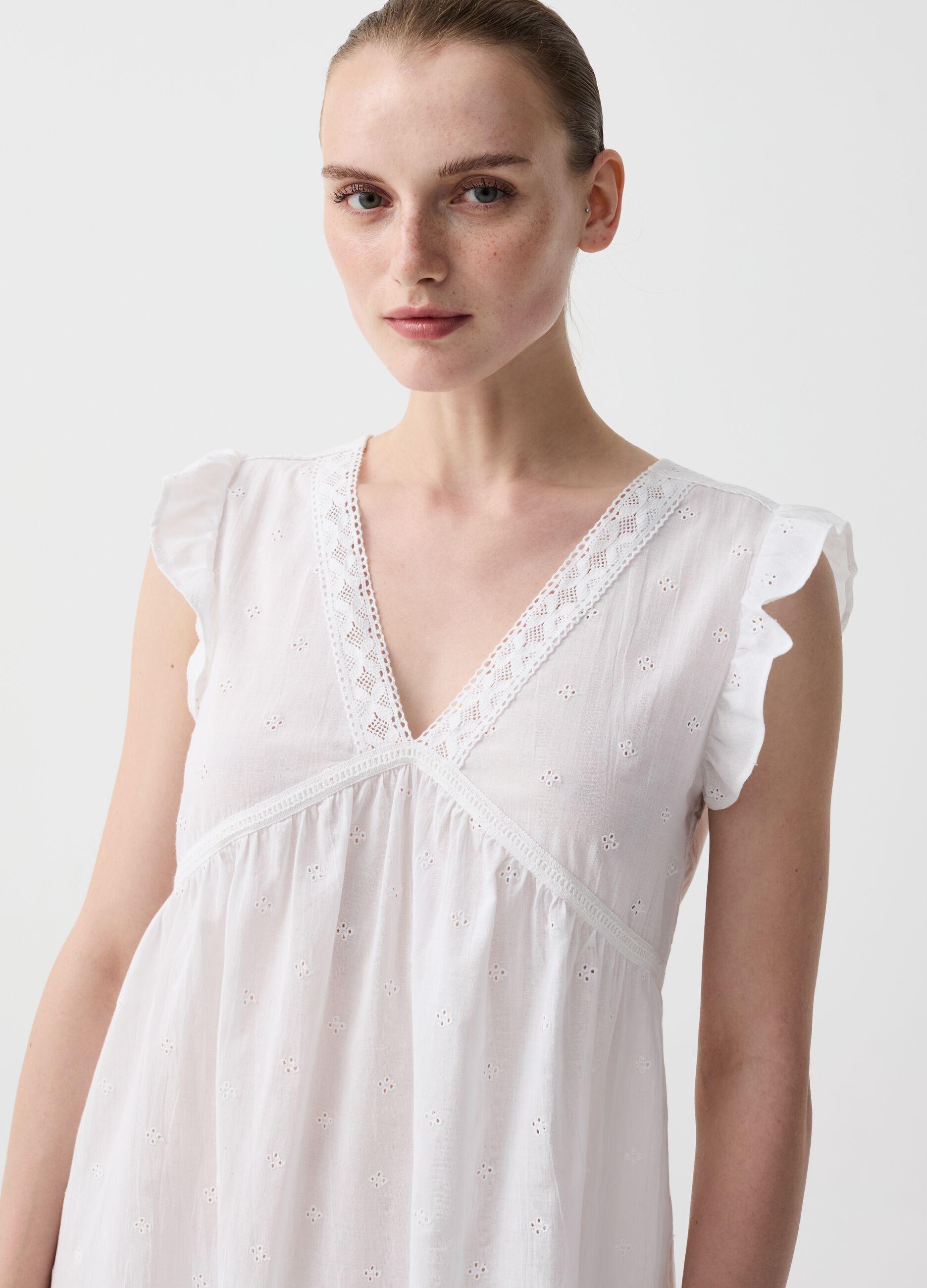 Broderie anglaise nightdress with flounce