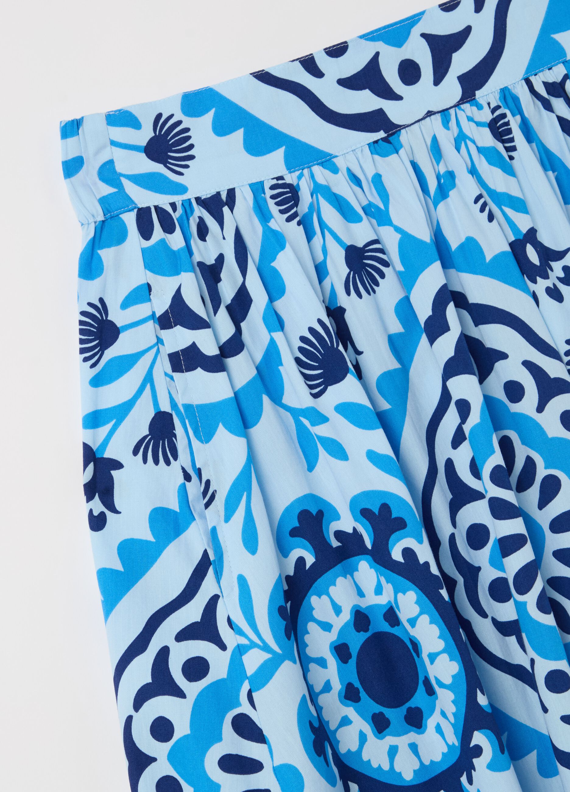 Long skirt with ethnic motif