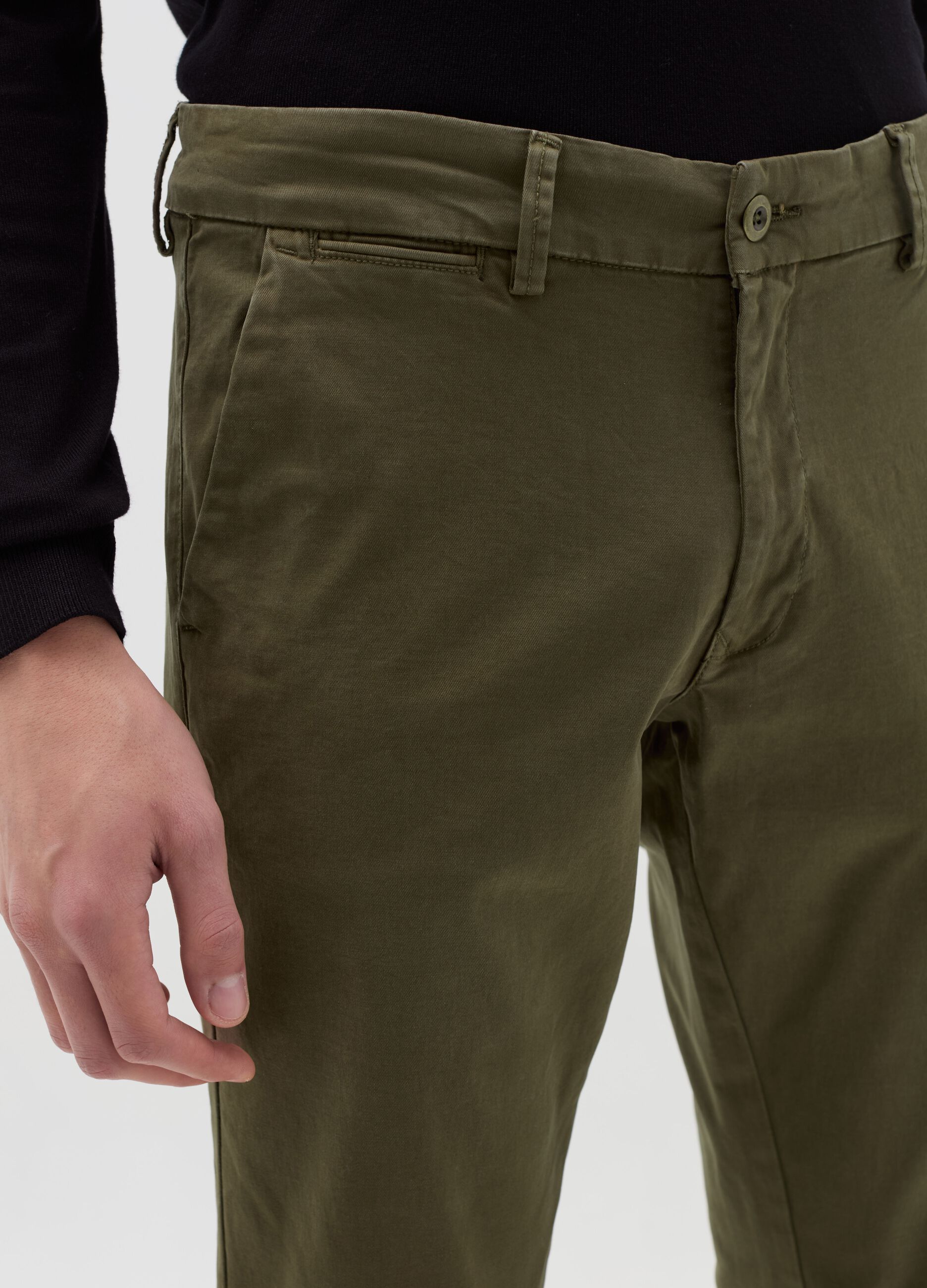 Solid colour stretch cotton chino trousers