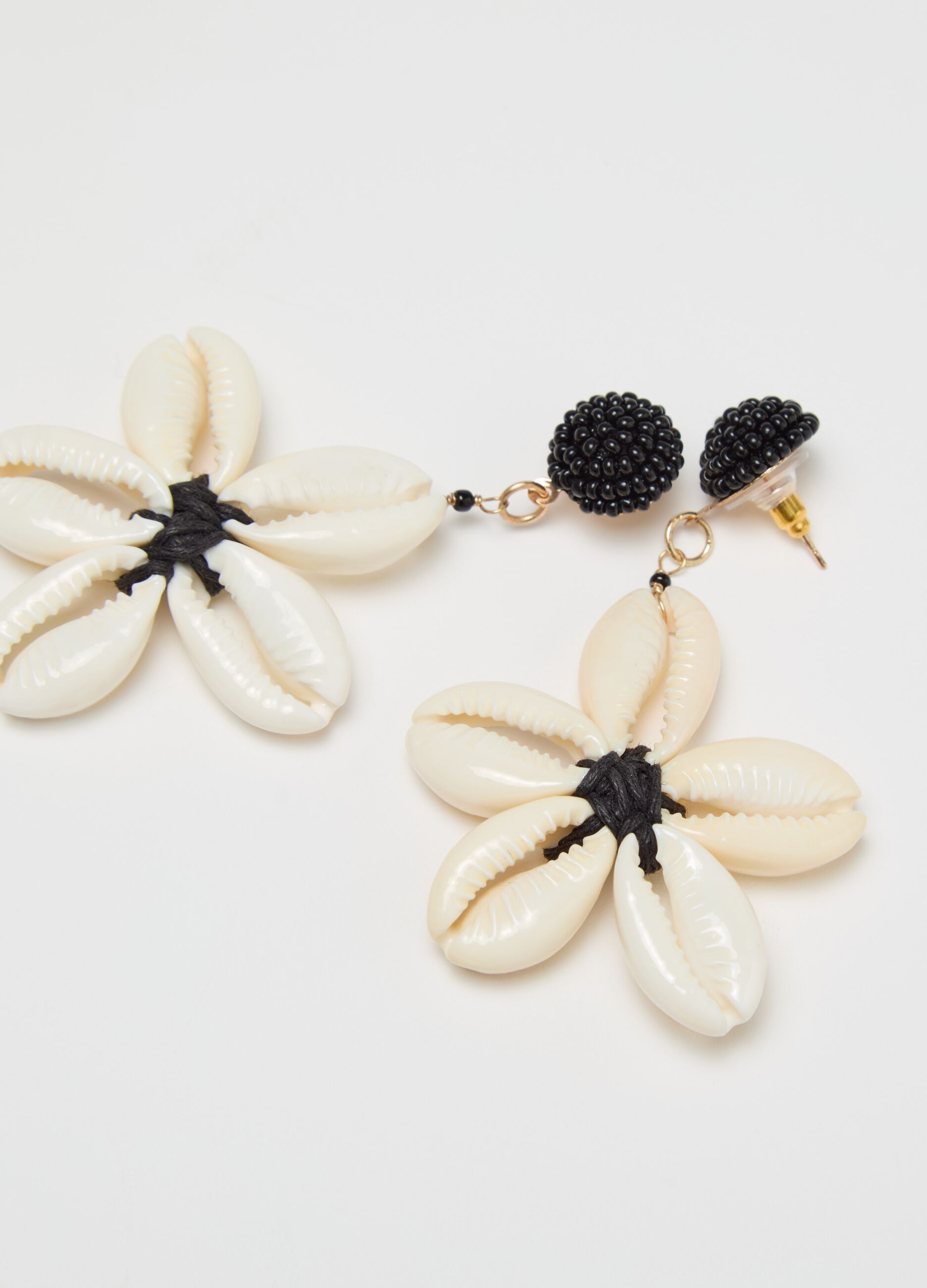 Orecchini con pendente conchiglie