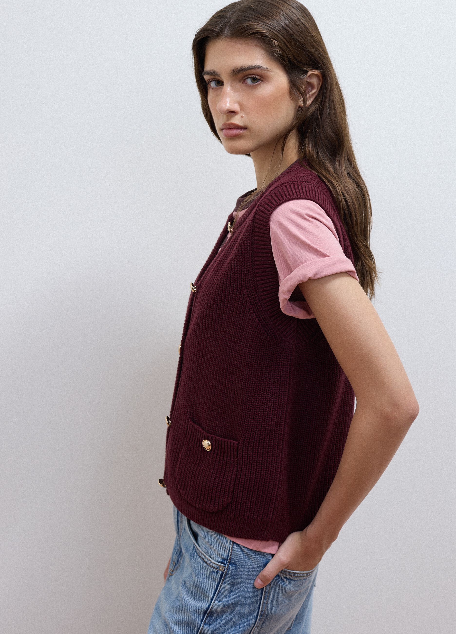 Red pure cotton regular-fit knitted gilet