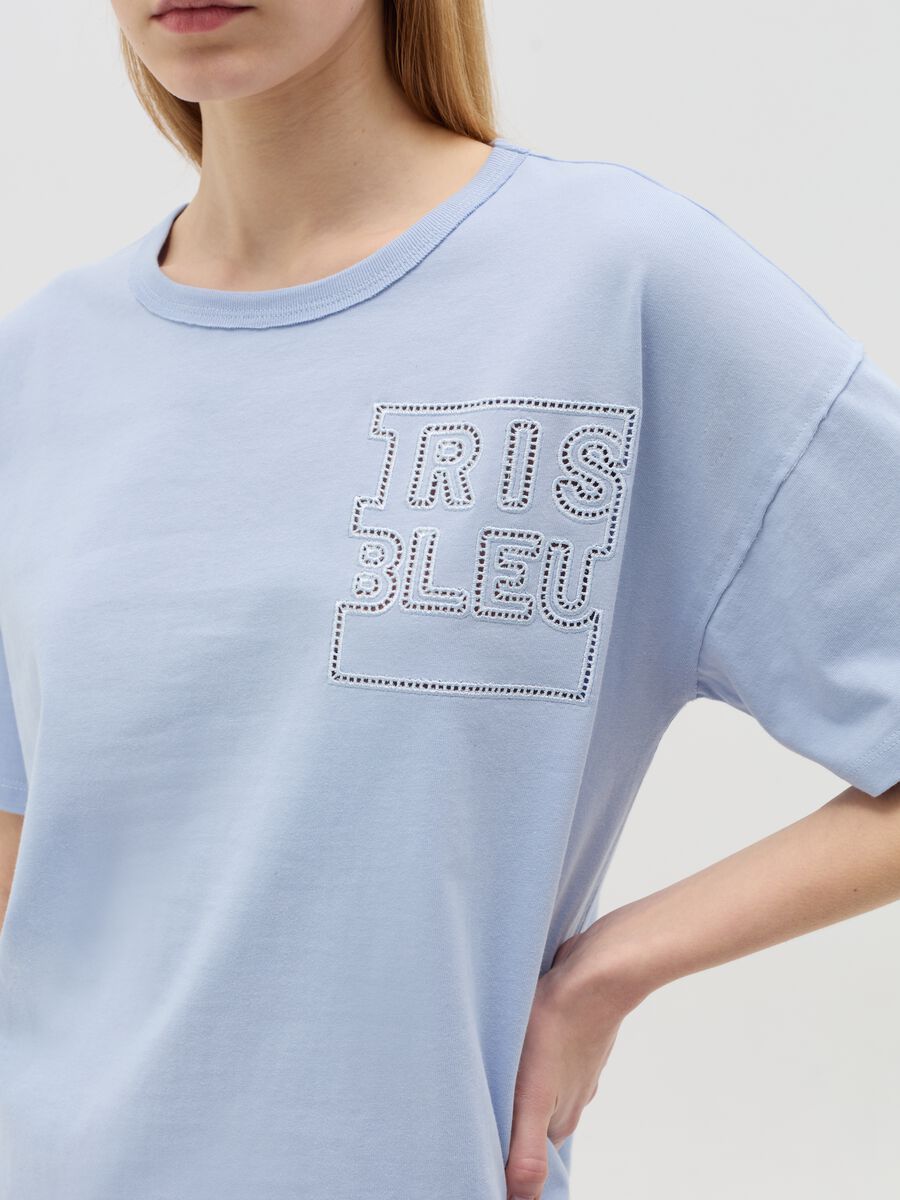 T-shirt with "Iris Bleu" embroidery_2