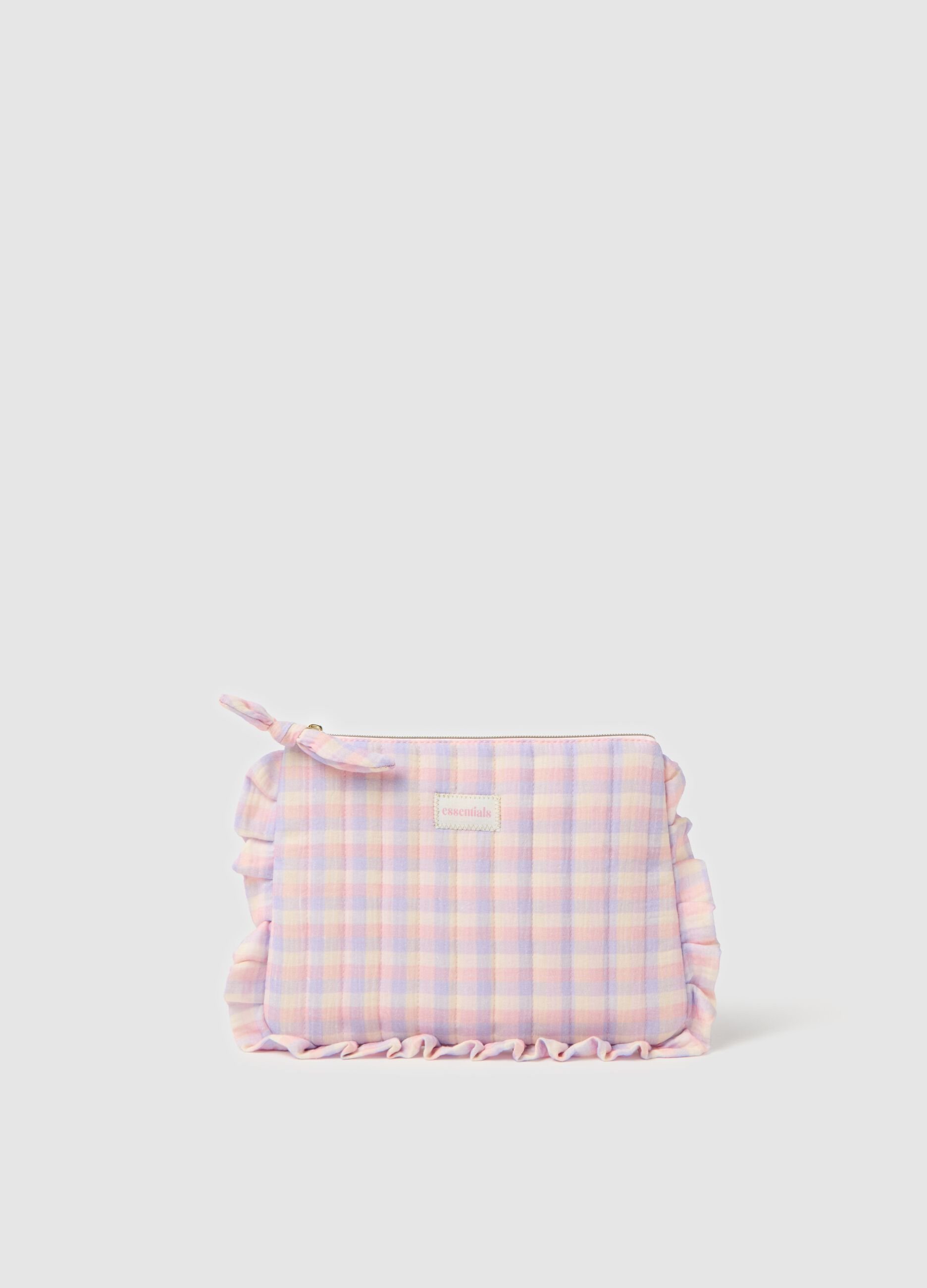 Essential beauty case with frills