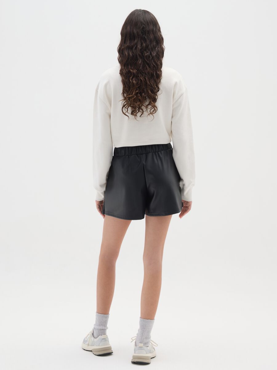 Regular fit girls' black shorts_1