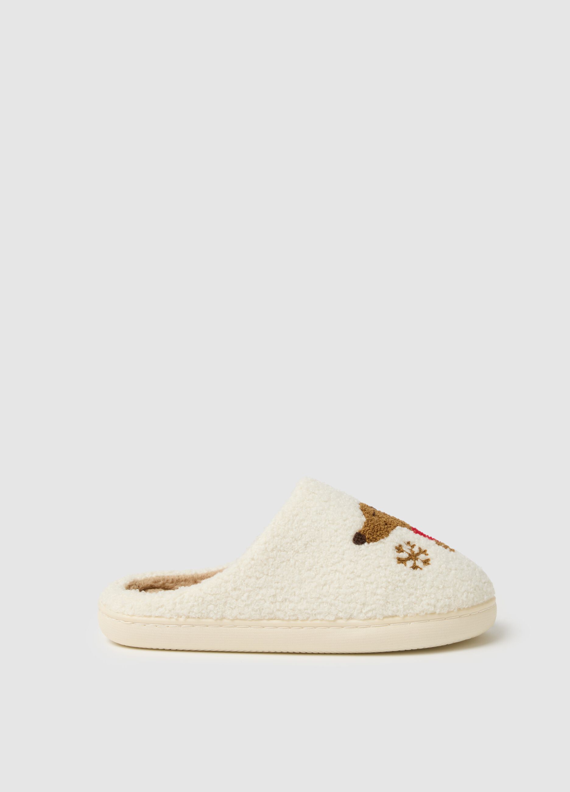 White slippers with embroidery