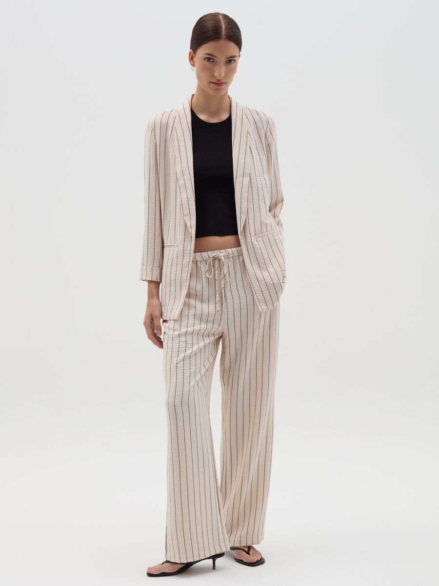 Open crinkle-effect fluid blazer_1