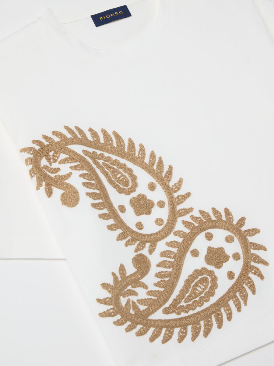 White paisley print T-shirt_5