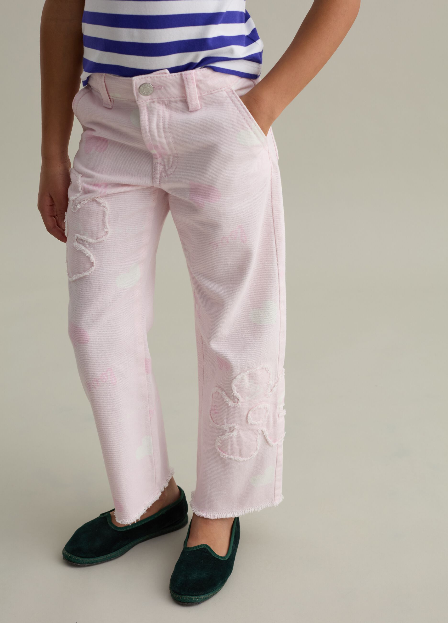 Jeans with heart print and appliqué flowers