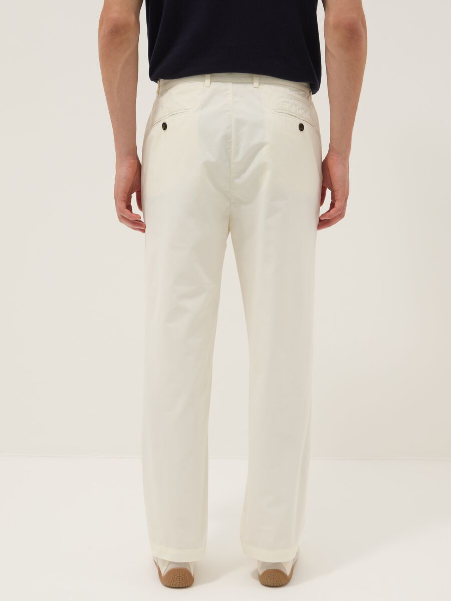 White cotton chino trousers, carrot fit_2