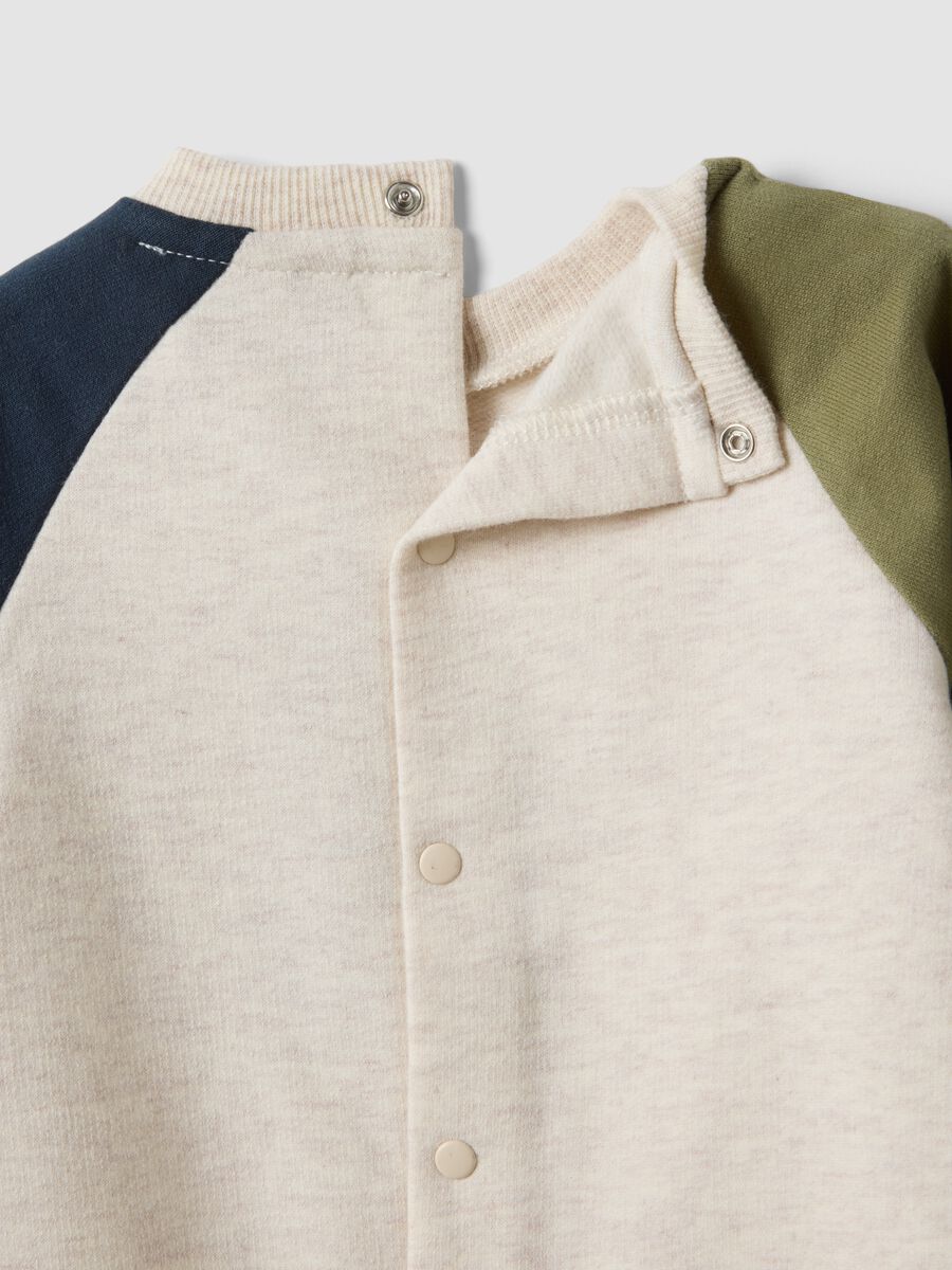 Tutina beige in puro cotone organico con stampa dinosauro per neonato_3