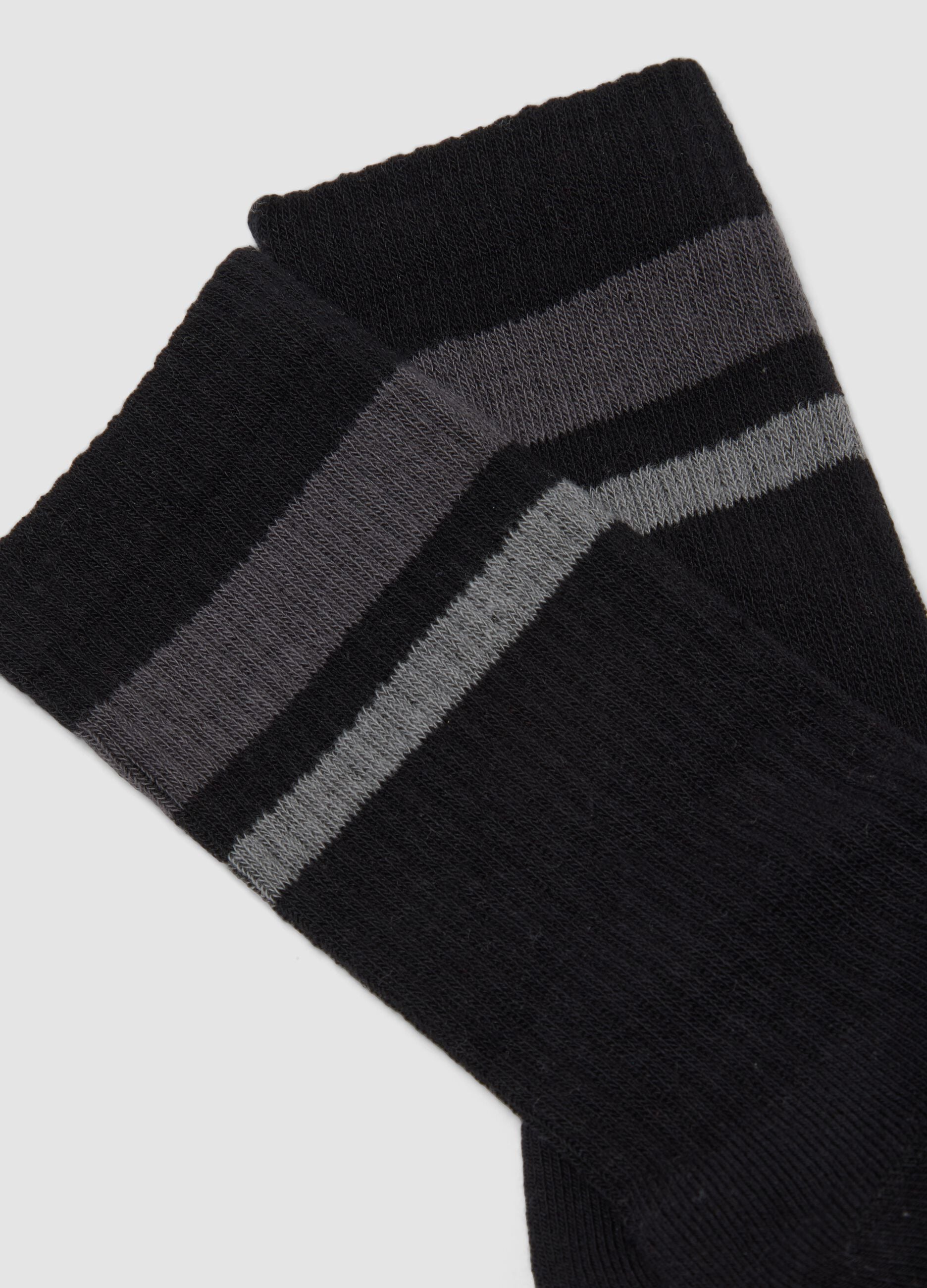Black stretch cotton sports socks