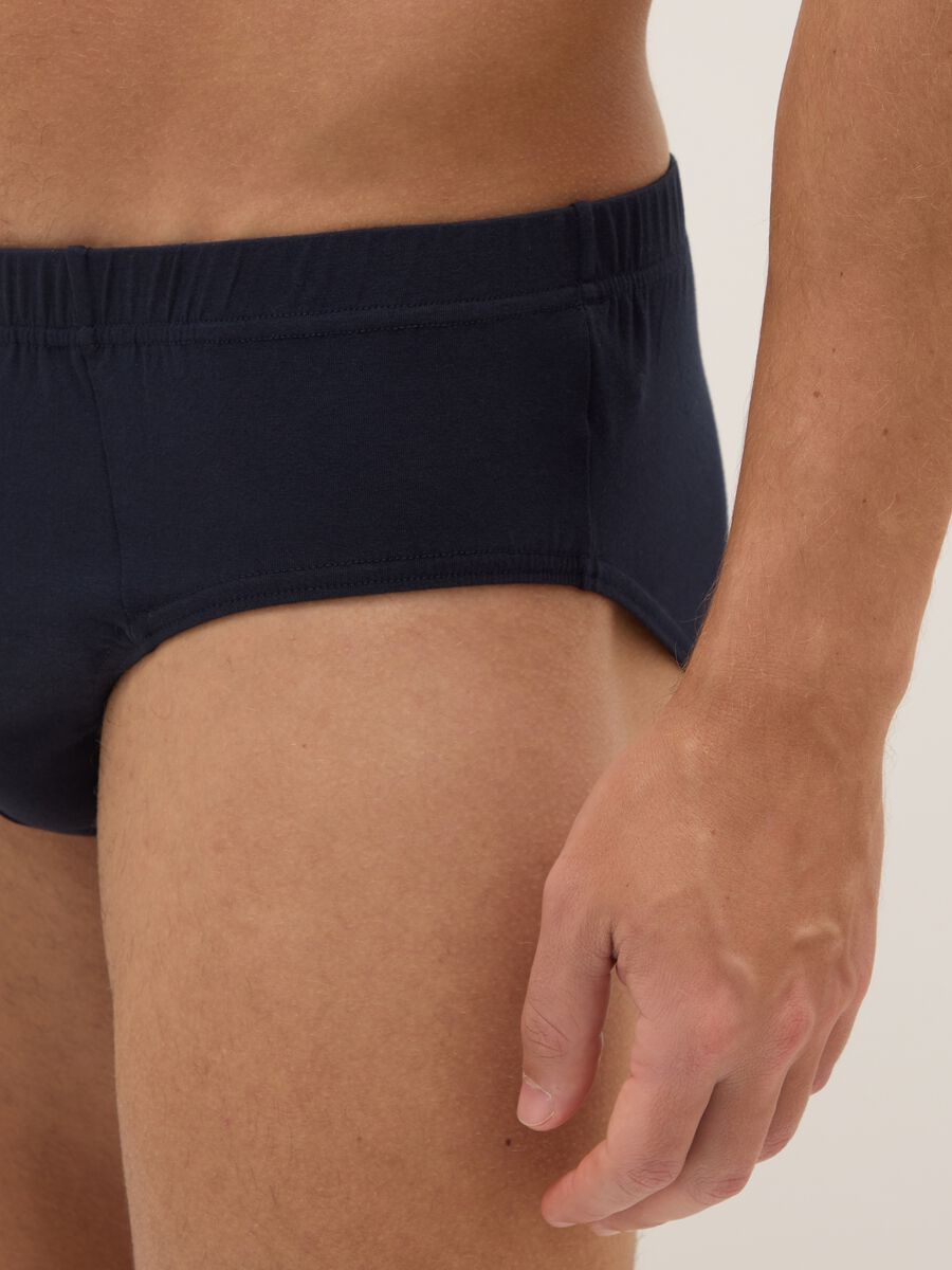 Blue stretch cotton briefs with a snug fit_3
