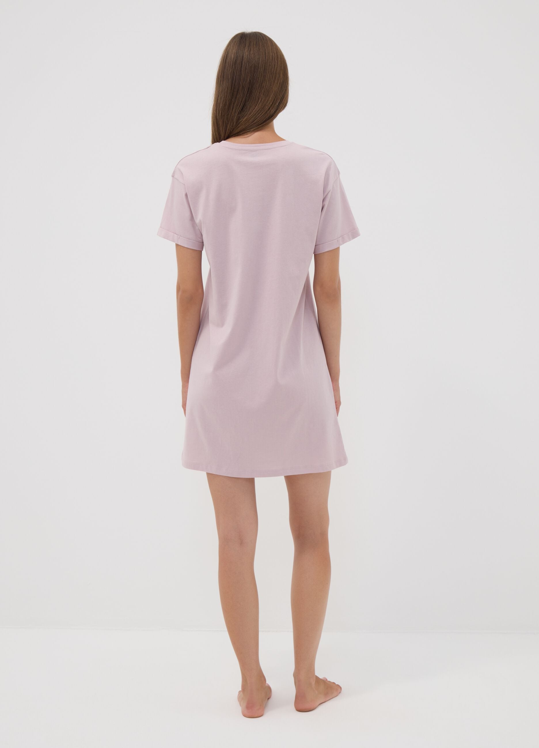Camicia da notte rosa in puro cotone organico a girocollo con scritte frontali