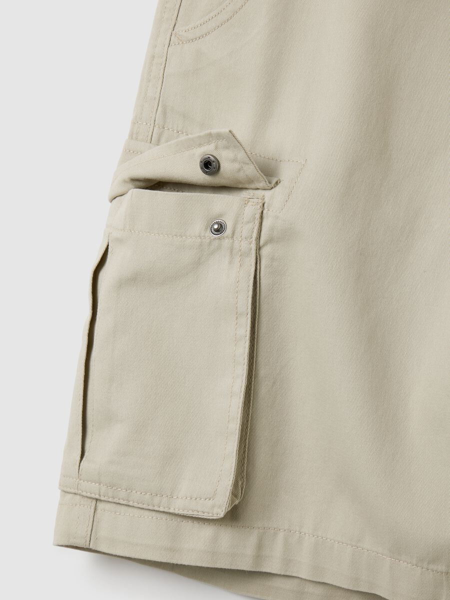 Men's regular fit beige pure cotton Bermuda shorts_1