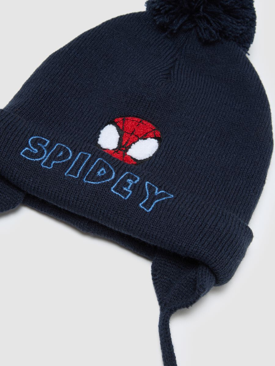Cappello blu da bambino con pon pon e stampa Spidey_2