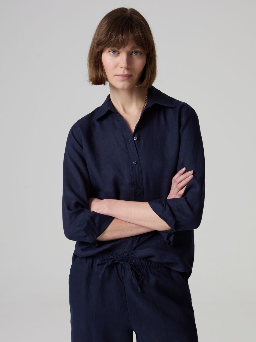 Relaxed-fit shirt in solid colour linen_0