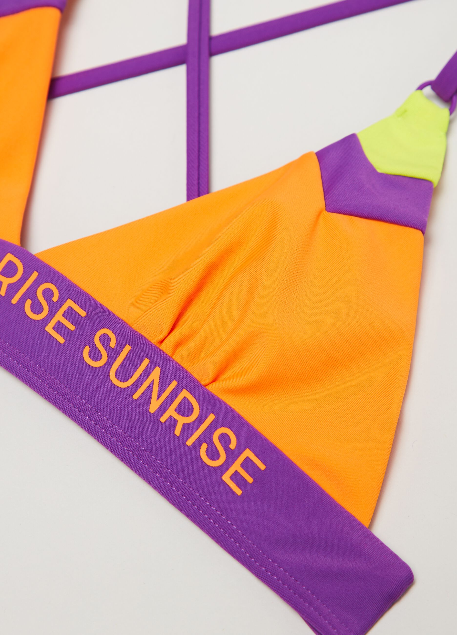 Bikini multicolor con stampa lettering_2