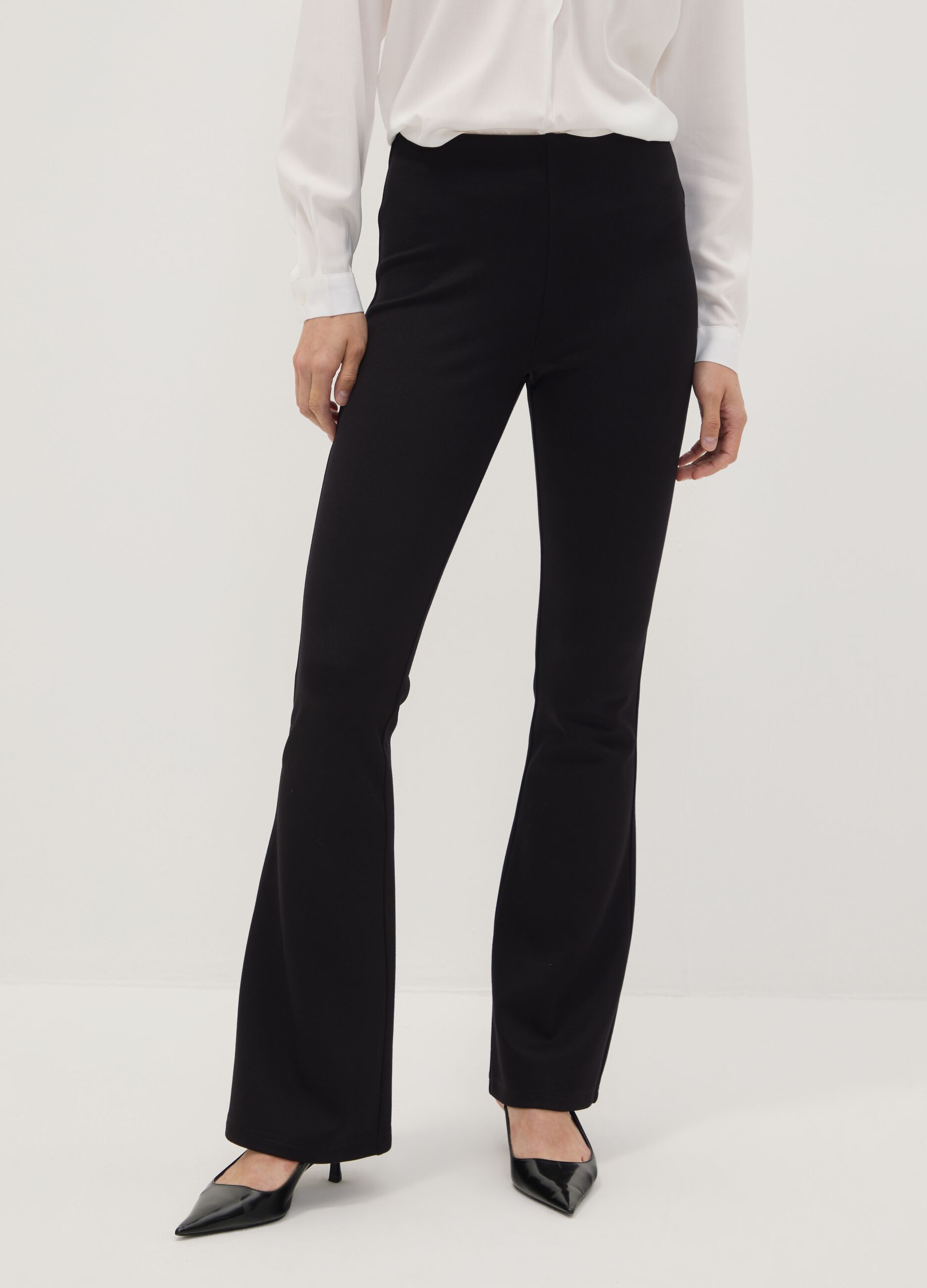Leggings neri flare fit in punto Milano di viscosa elasticizzata