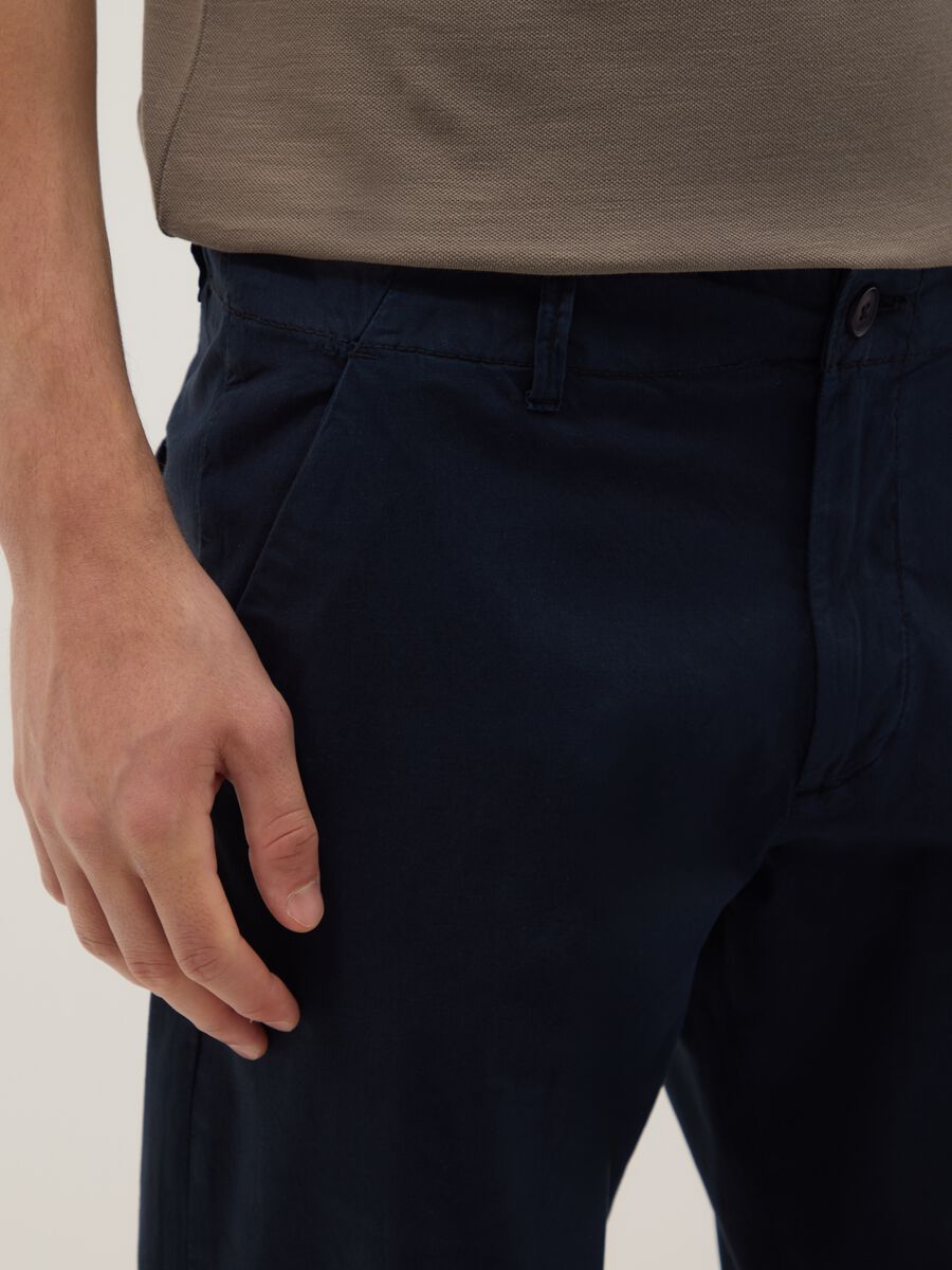 Pantaloni chino in cotone elasticizzato blu slim fit_3
