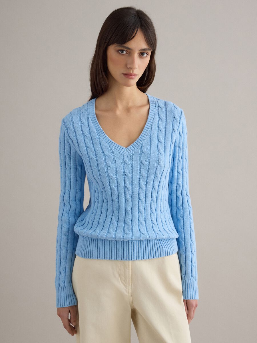 Azure cotton pullover in regular fit with cable knit design_1