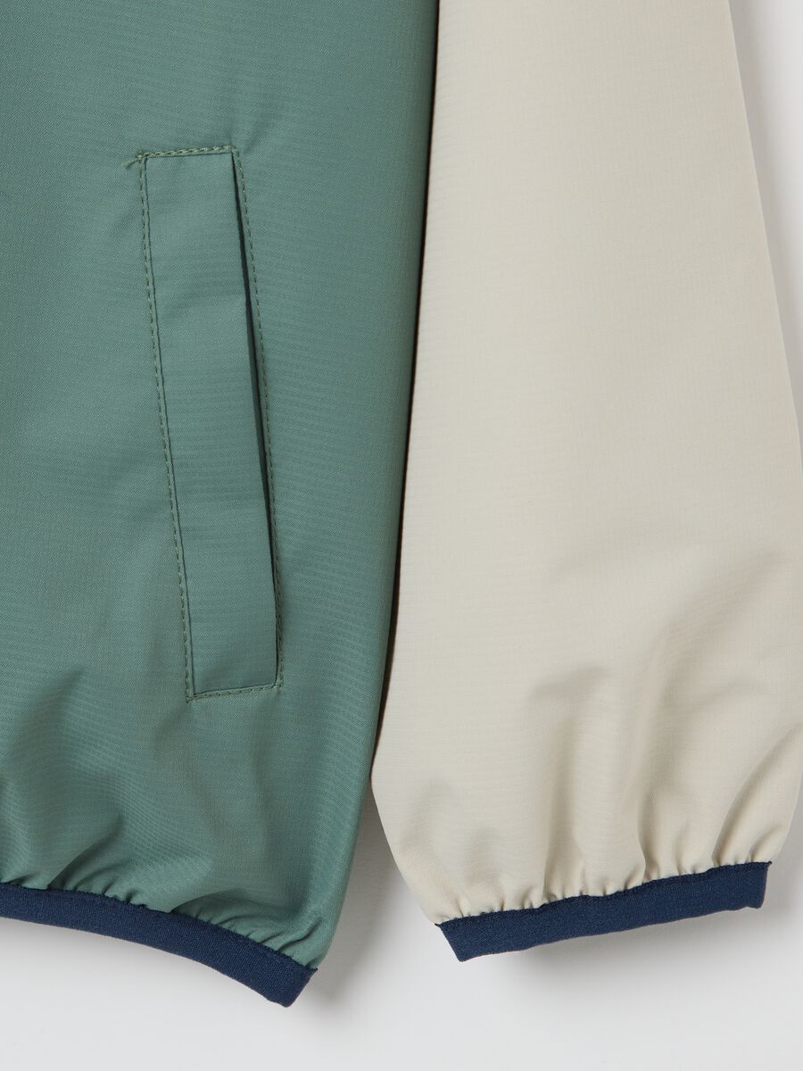 Two-tone rain jacket with hood_3