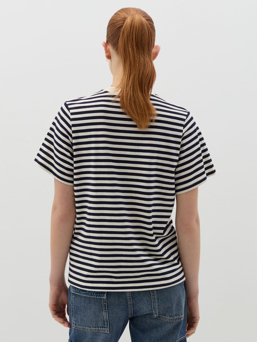 Striped T-shirt with embroidery_3