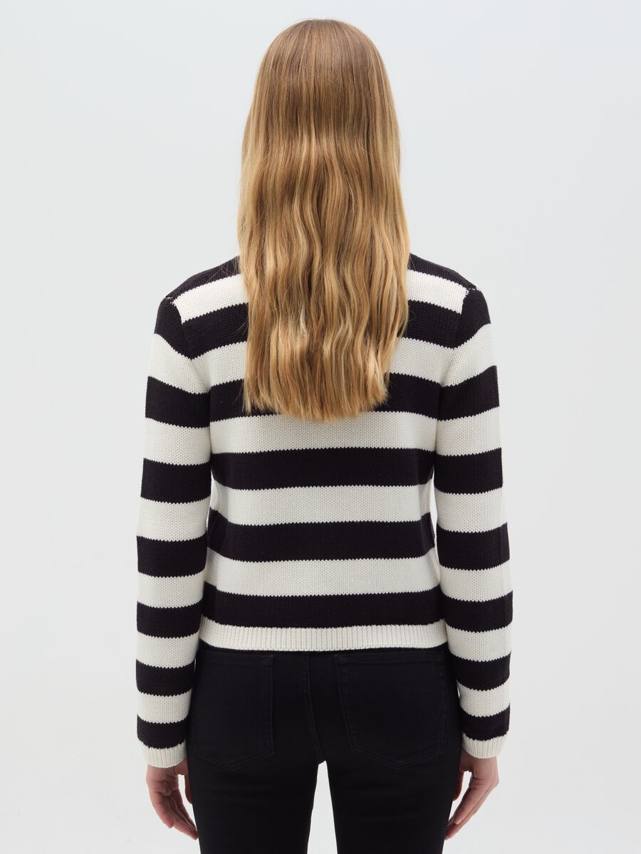 Striped cardigan with gold buttons_3