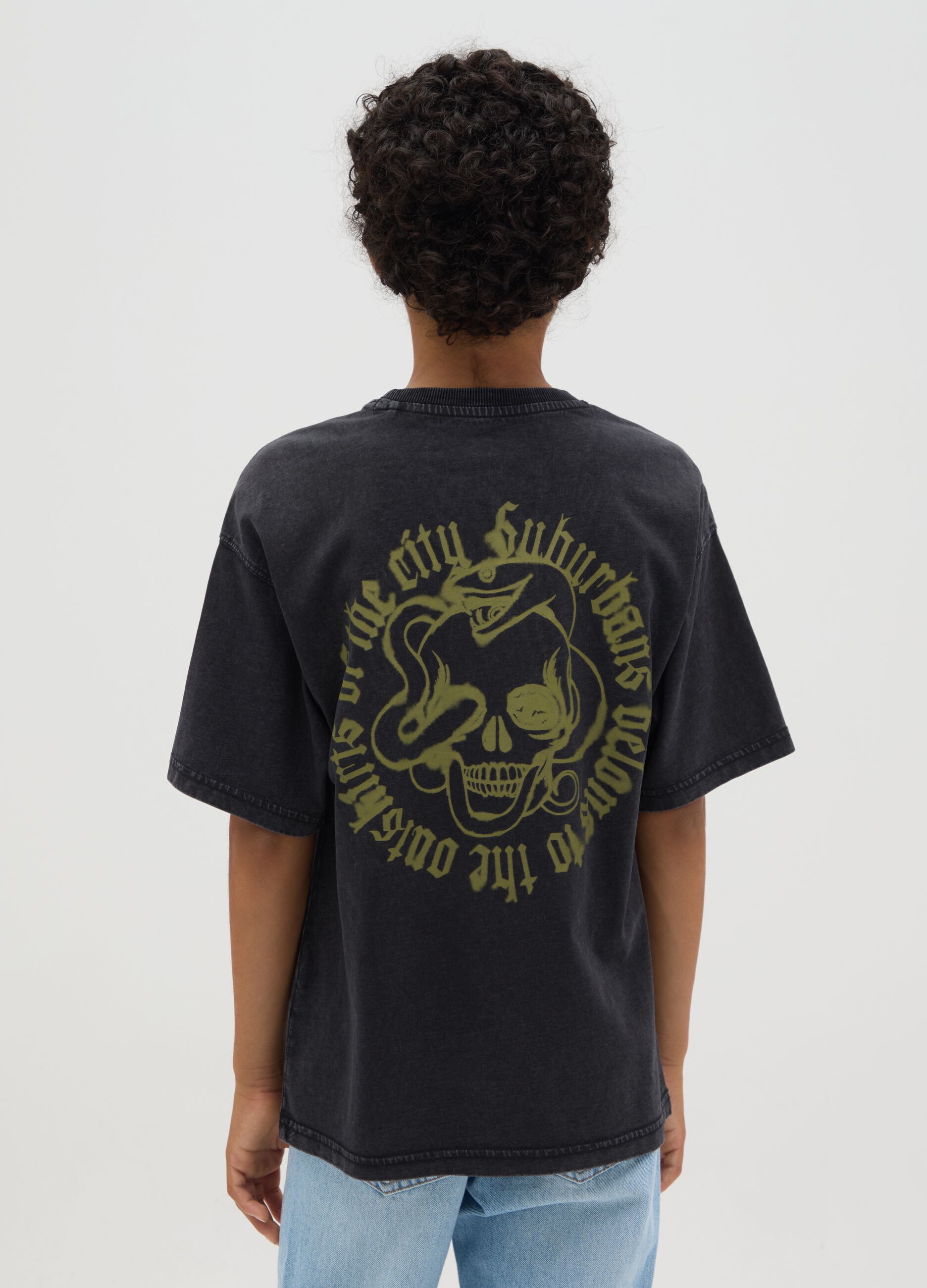Boys’ black over-fit T-shirt in 100% cotton with graphic print