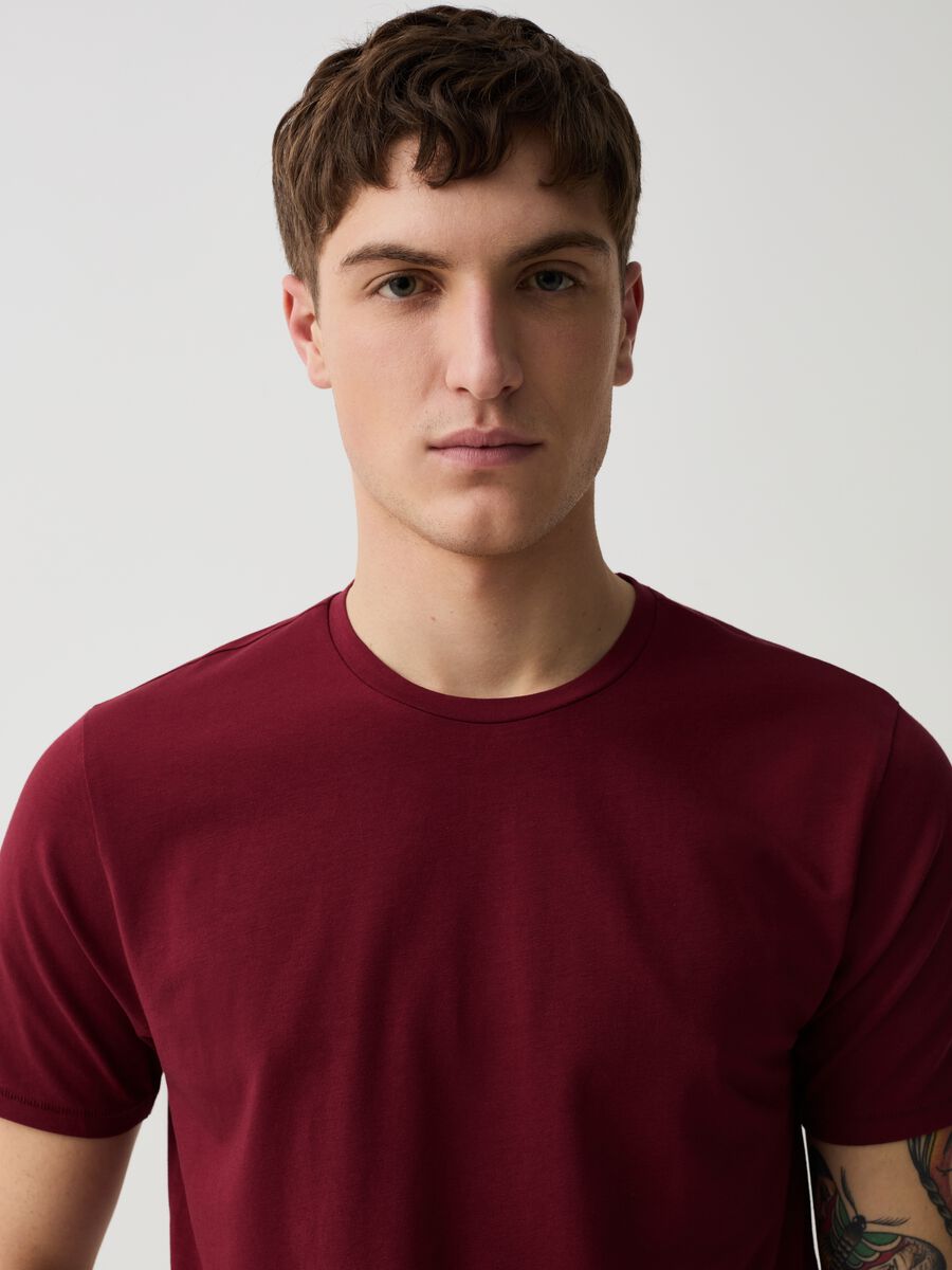 Slim-fit T-shirt in stretch organic cotton_0