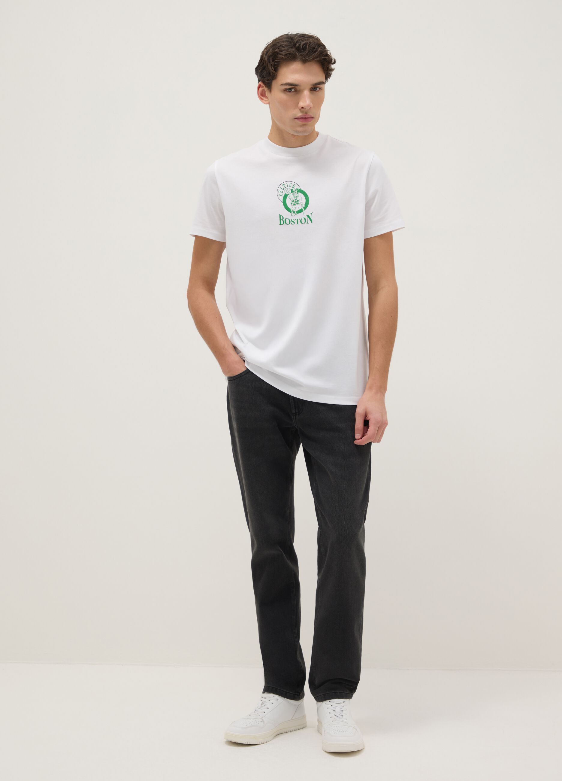 White regular fit pure cotton T-shirt with Boston Celtics logo