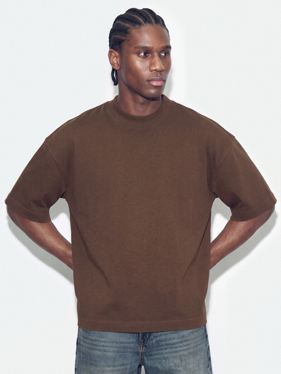 Brown crew-neck pure cotton T-shirt in a boxy fit_0