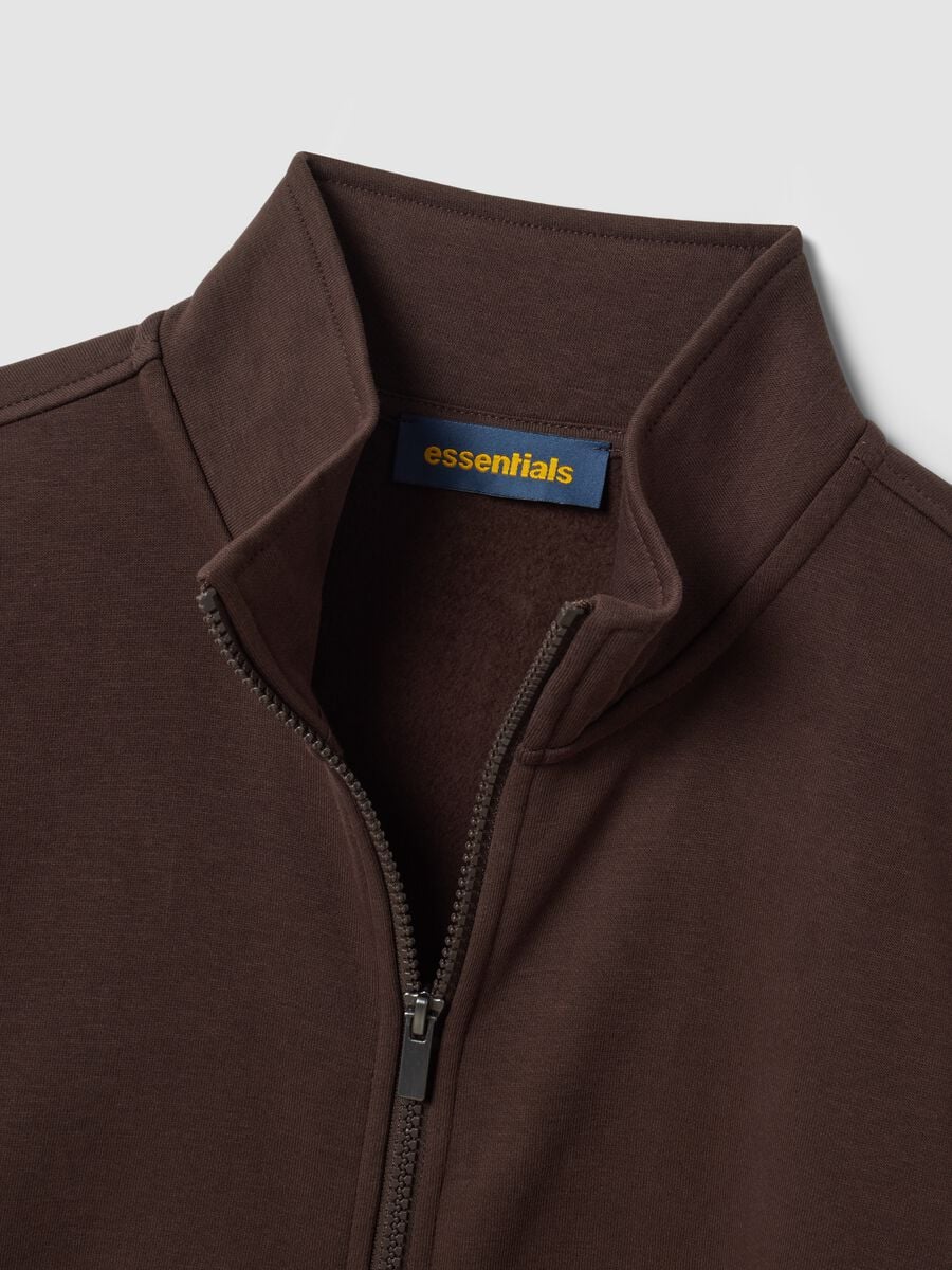 Felpa marrone in misto cotone con girocollo e zip regular fit_1