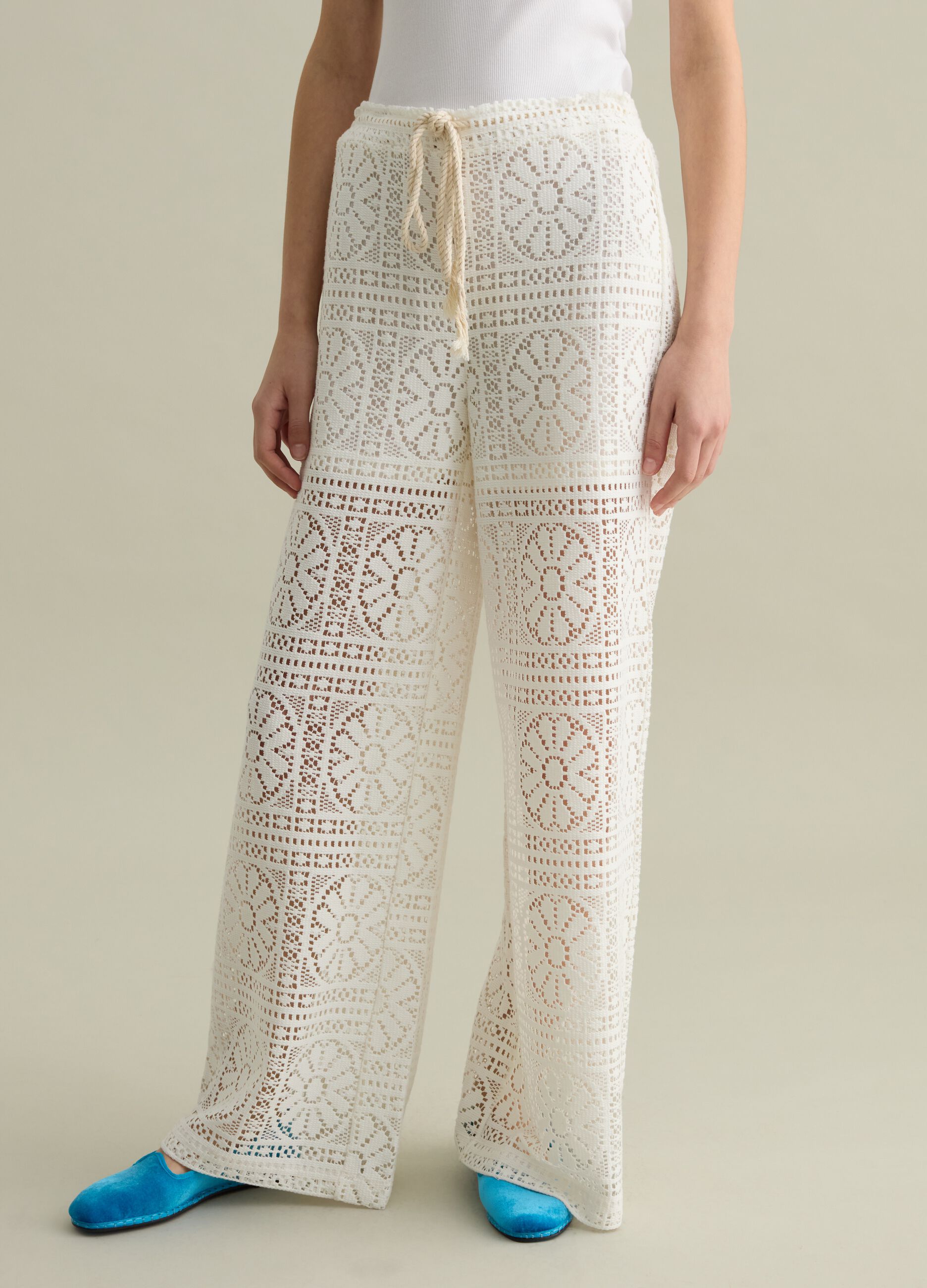 Pantalone a gamba larga in pizzo bianco
