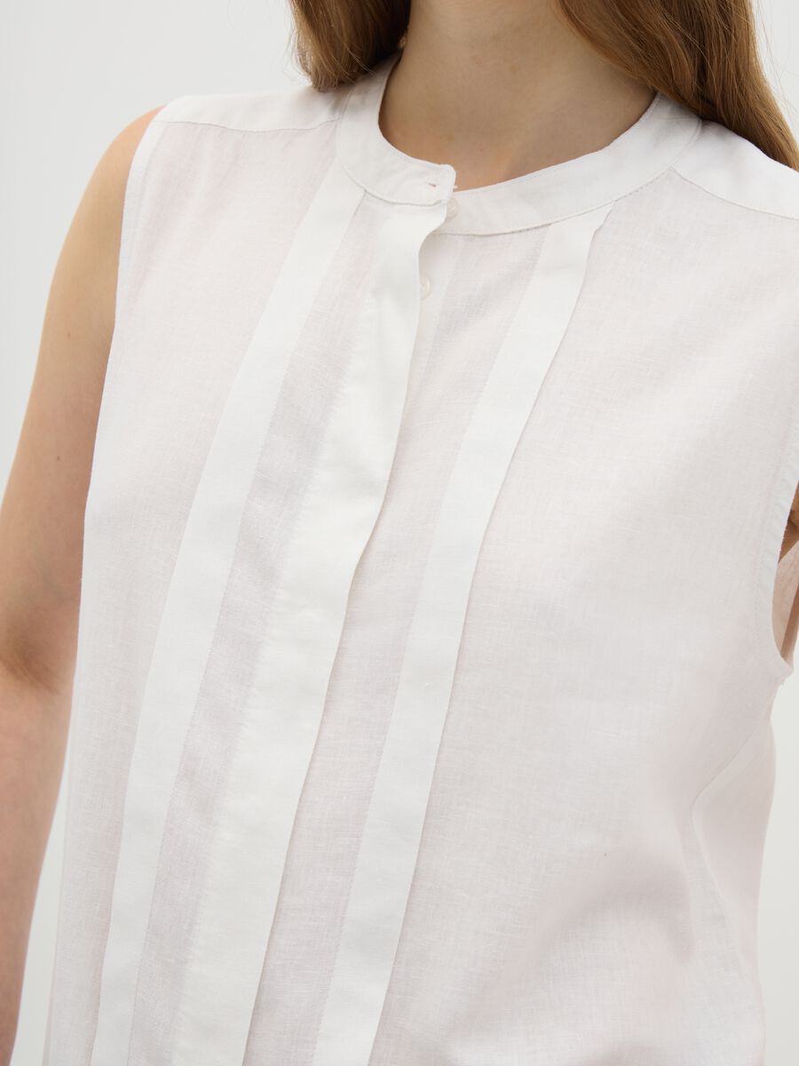 Women's Sleeveless White Linen Blend Shirt Regular Fit_2