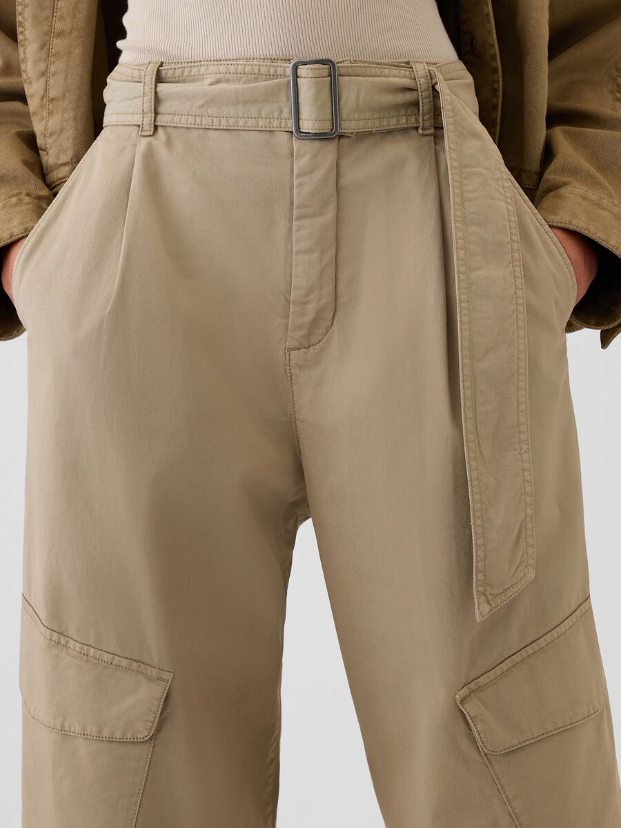 Cargo trousers in stretch twill with belt_4