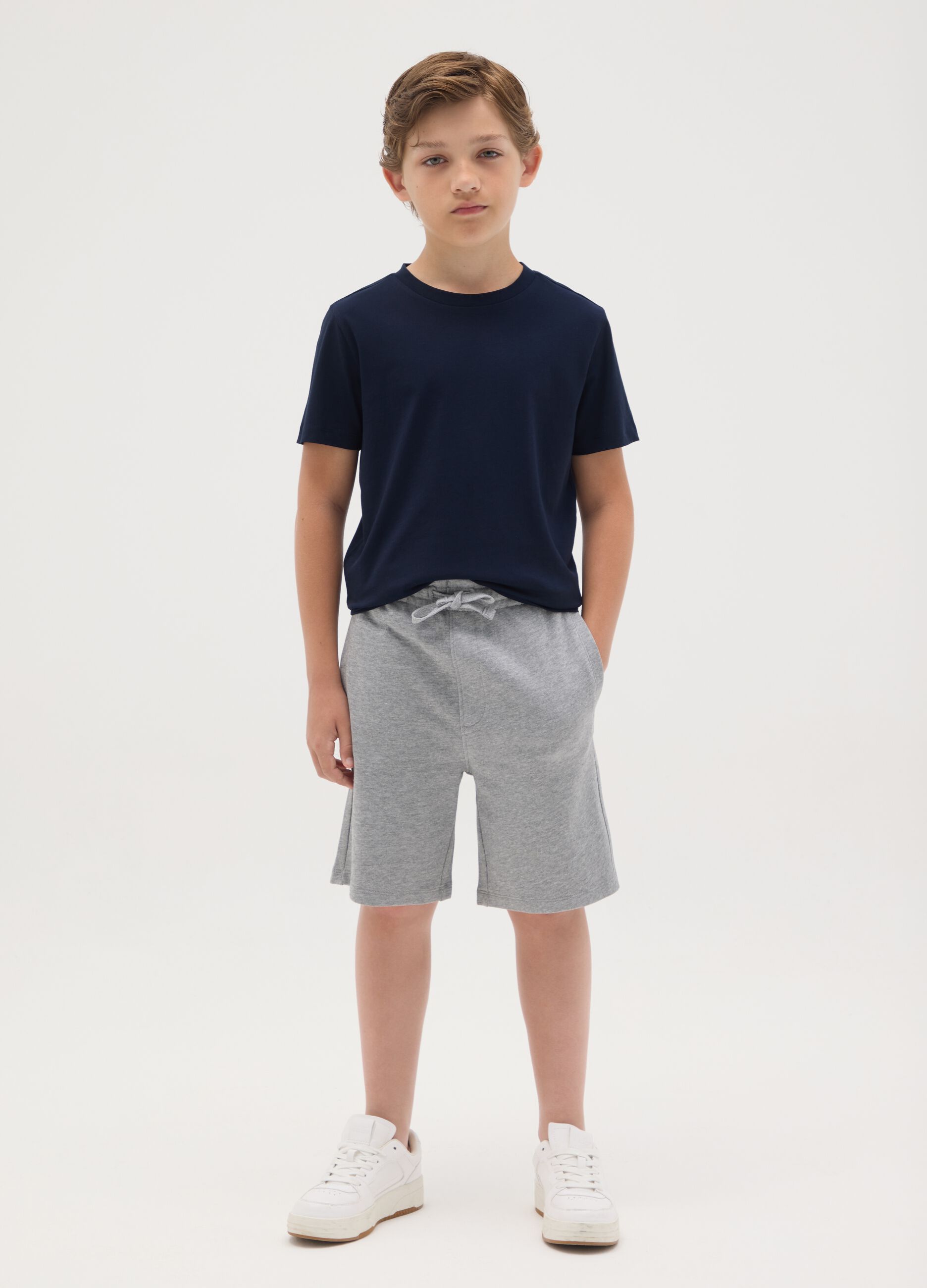 Pantaloni corti da ragazzo in puro cotone grigio regular fit