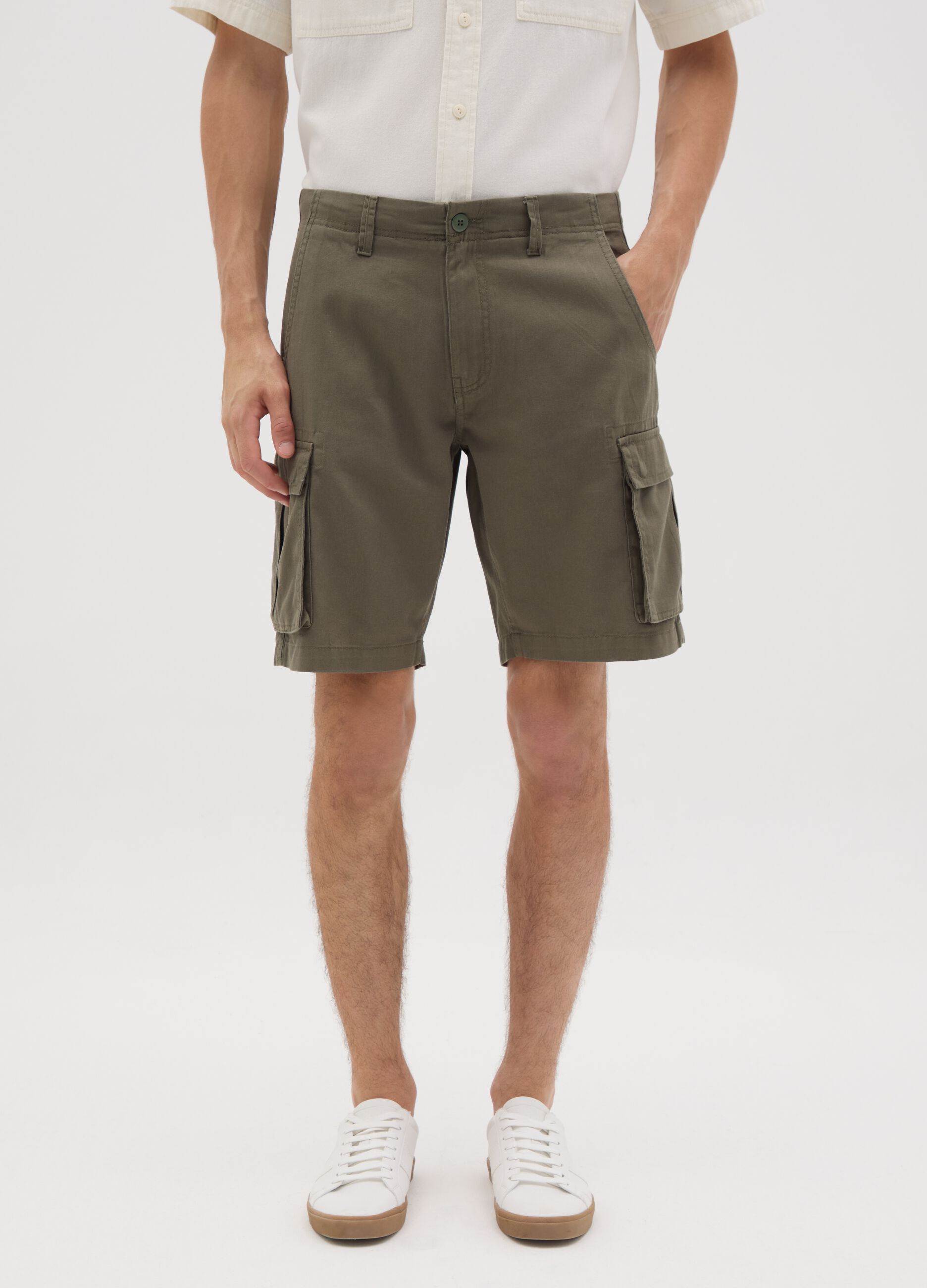 Men's green regular fit cotton Bermuda shorts