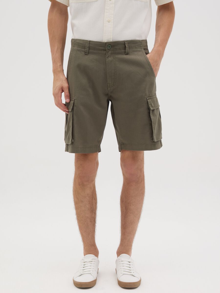 Bermuda da uomo in puro cotone verde regular fit_1