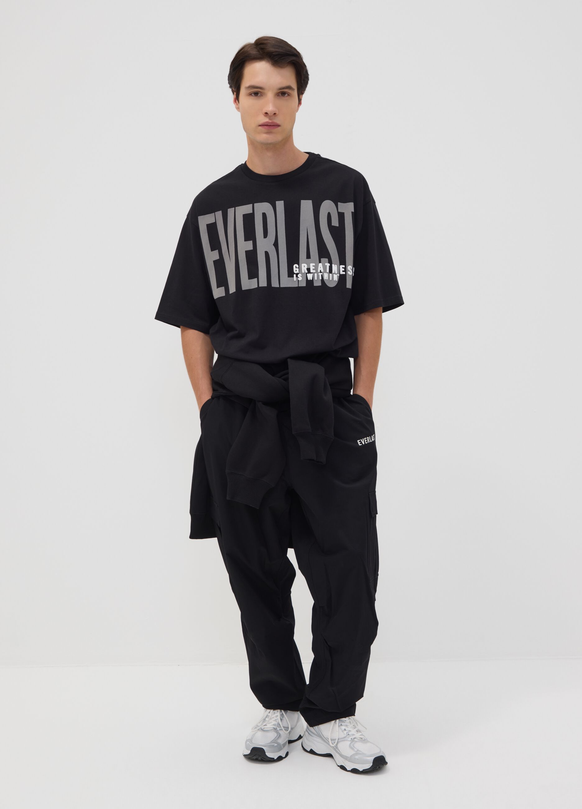 Black pure cotton T-shirt with front logo
