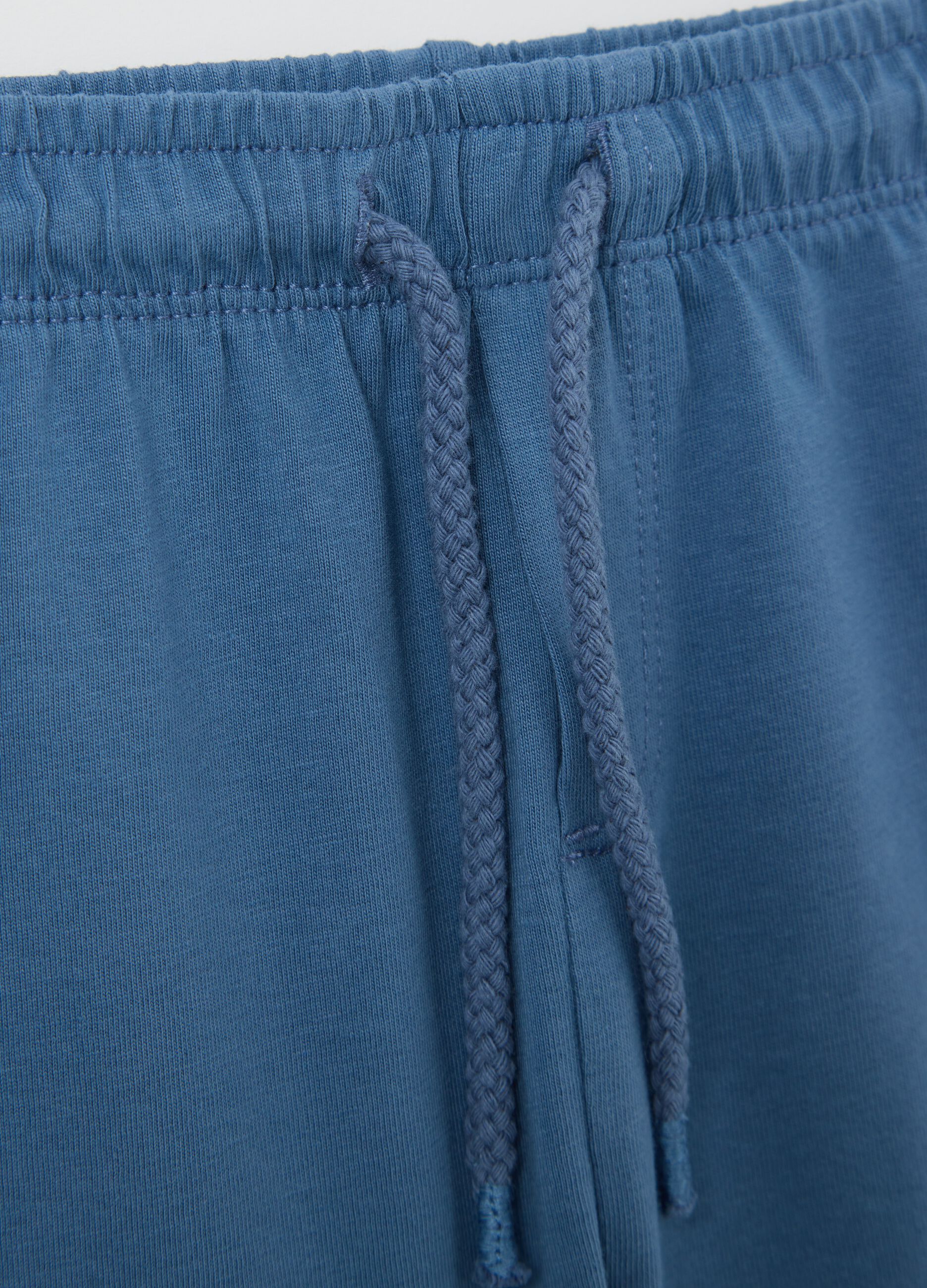 Light blue shorts in cotton