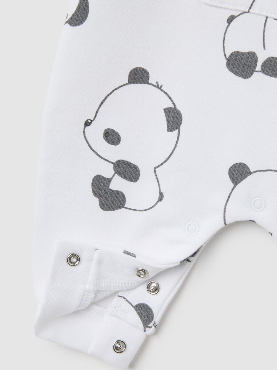 White pure cotton baby sleepsuit with print_2