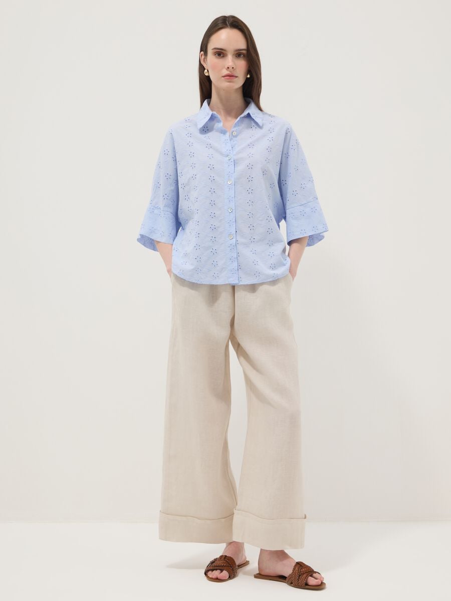 Camicia azzurra traforata in puro cotone regular fit_2