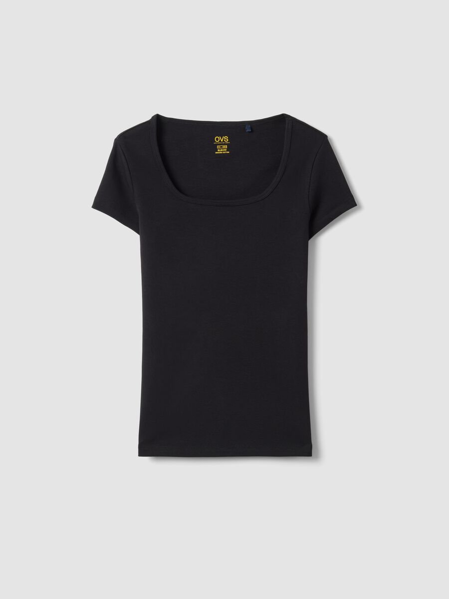 T-shirt fitted in cotone elasticizzato nera con scollo quadrato_4