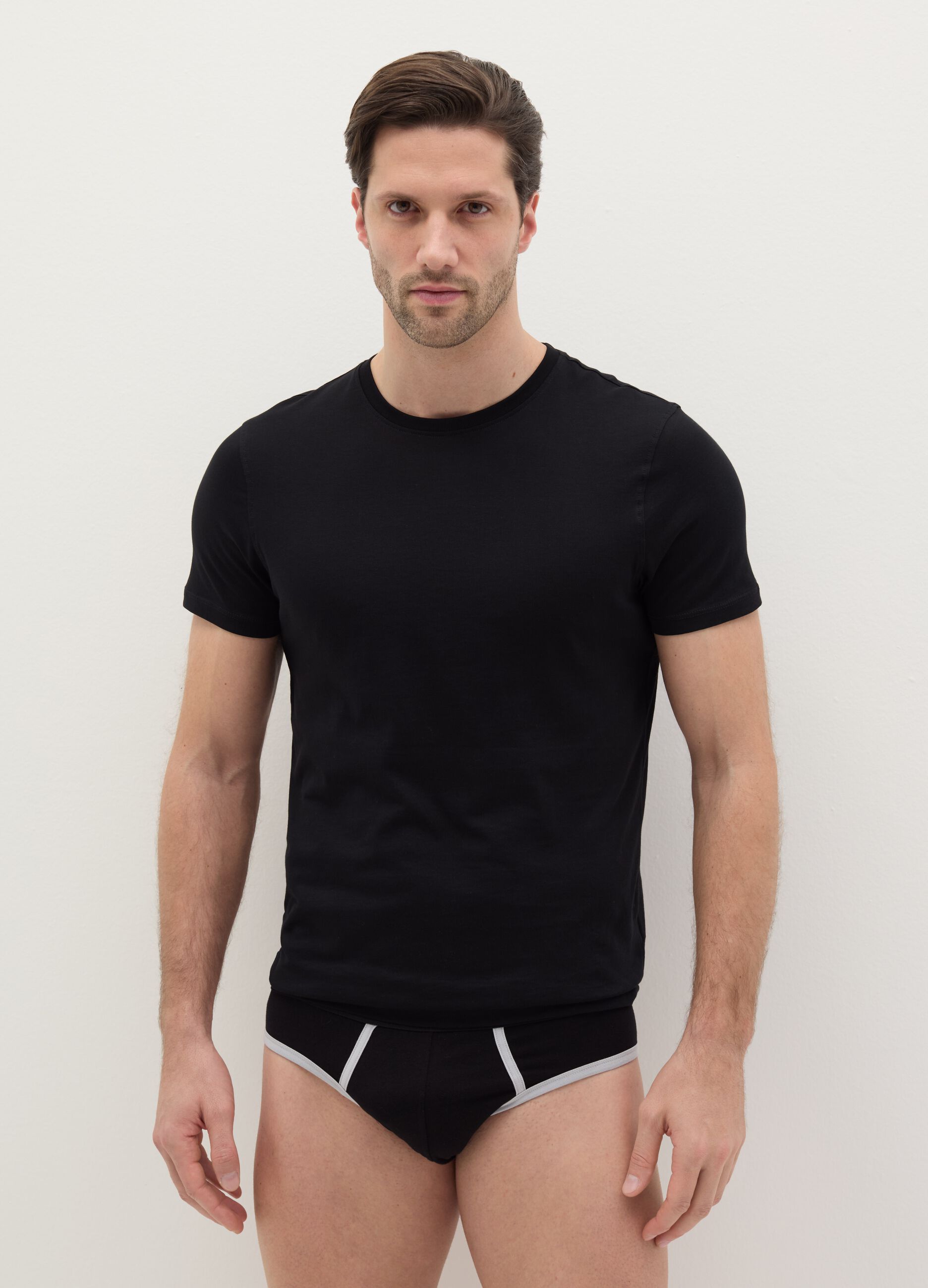 Stretch briefs with contrasting details