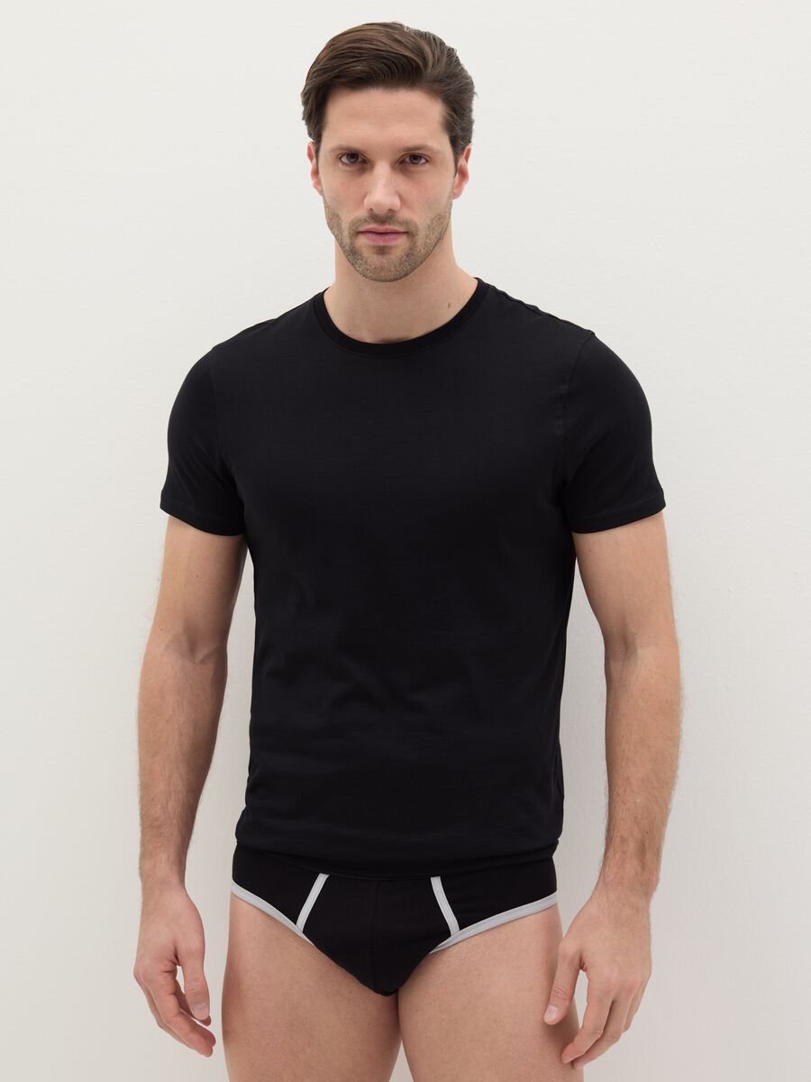 Stretch briefs with contrasting details_0